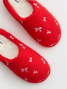 Aerie Sherpa Scuff Slippers - Red